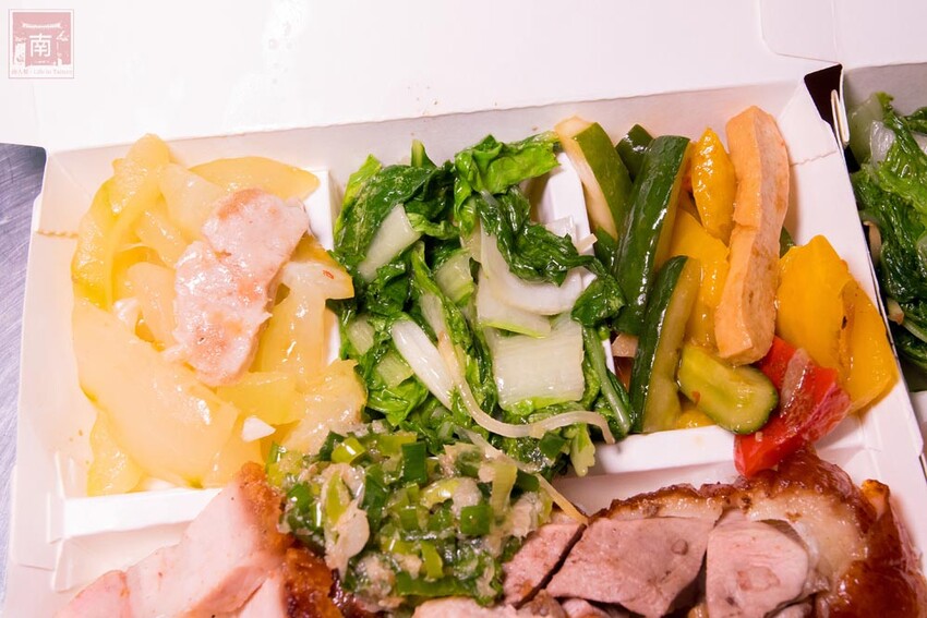 【臺南美食】正宗港式燒臘便當｜主廚超過15年燒臘經驗｜超大隻雞腿｜燒鴨｜火肉｜叉燒｜油雞｜蔥油~品銘中港式燒臘新市店 - 南人幫