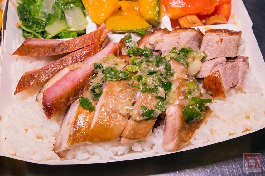 【臺南美食】正宗港式燒臘便當｜主廚超過15年燒臘經驗｜超大隻雞腿｜燒鴨｜火肉｜叉燒｜油雞｜蔥油~品銘中港式燒臘新市店 - 南人幫