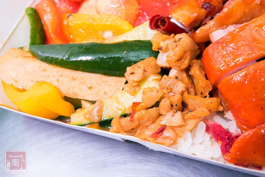 【臺南美食】正宗港式燒臘便當｜主廚超過15年燒臘經驗｜超大隻雞腿｜燒鴨｜火肉｜叉燒｜油雞｜蔥油~品銘中港式燒臘新市店 - 南人幫