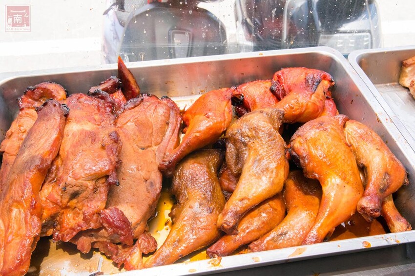 【臺南美食】正宗港式燒臘便當｜主廚超過15年燒臘經驗｜超大隻雞腿｜燒鴨｜火肉｜叉燒｜油雞｜蔥油~品銘中港式燒臘新市店 - 南人幫