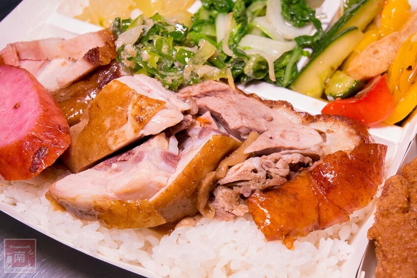 【臺南美食】正宗港式燒臘便當｜主廚超過15年燒臘經驗｜超大隻雞腿｜燒鴨｜火肉｜叉燒｜油雞｜蔥油~品銘中港式燒臘新市店 - 南人幫