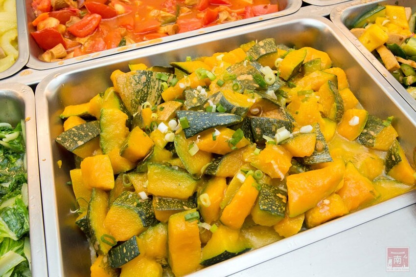 【臺南美食】正宗港式燒臘便當｜主廚超過15年燒臘經驗｜超大隻雞腿｜燒鴨｜火肉｜叉燒｜油雞｜蔥油~品銘中港式燒臘新市店 - 南人幫