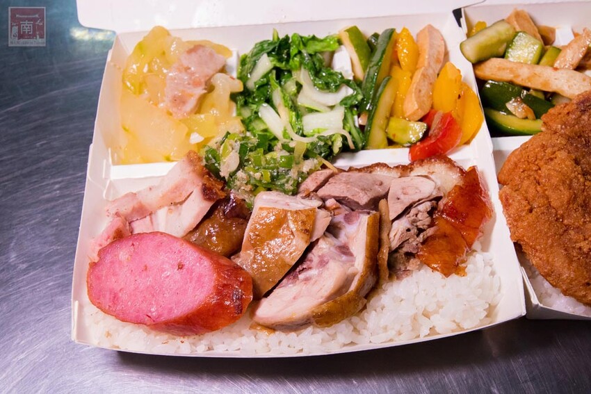【臺南美食】正宗港式燒臘便當｜主廚超過15年燒臘經驗｜超大隻雞腿｜燒鴨｜火肉｜叉燒｜油雞｜蔥油~品銘中港式燒臘新市店 - 南人幫