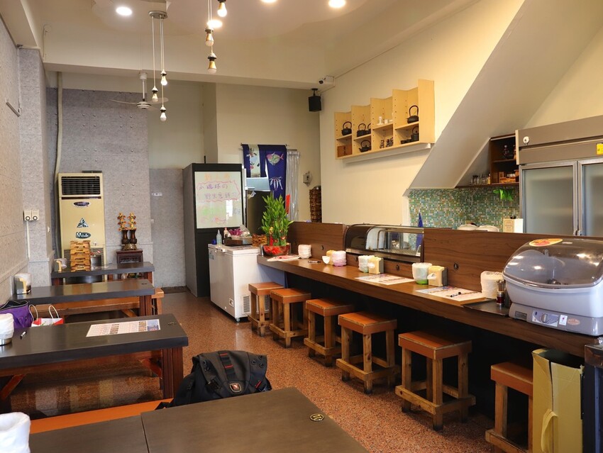 高雄超人氣鍋燒麵來台南啦!超浮誇爆量海鮮蓋住整個大碗公