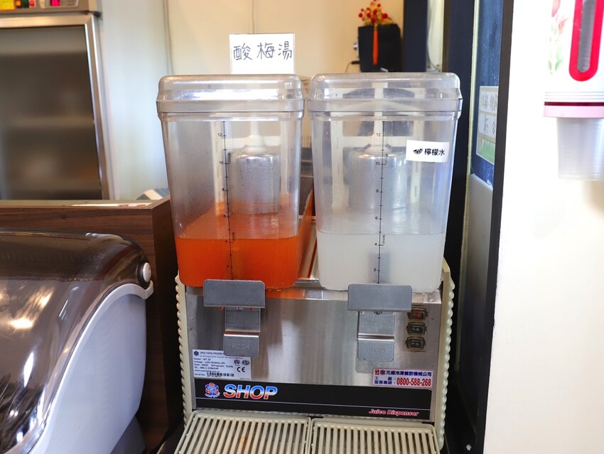 高雄超人氣鍋燒麵來台南啦!超浮誇爆量海鮮蓋住整個大碗公