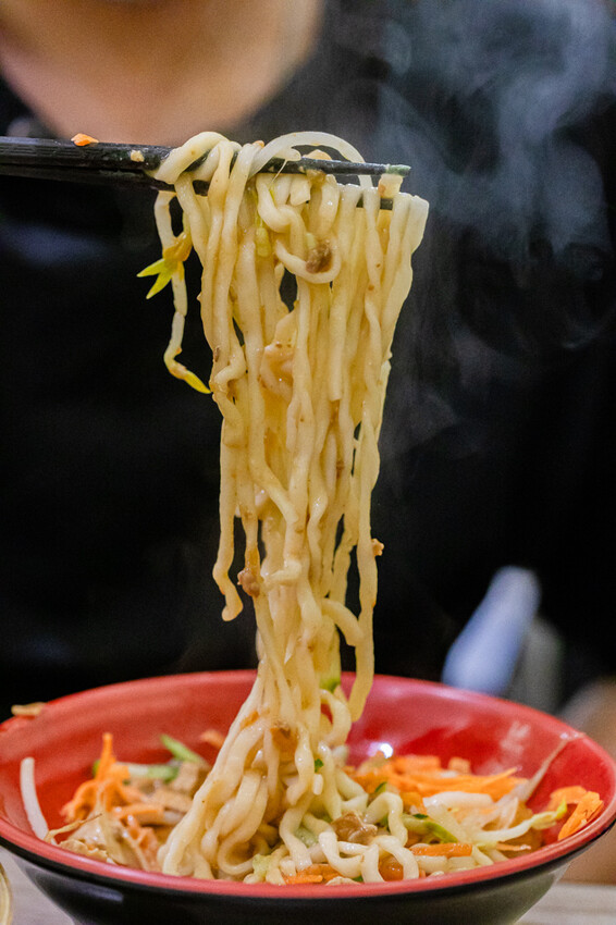 高雄市苓雅區高雄美食 – 古猗園灌湯包 x 現包現蒸滋味好 / 皮薄餡多汁鮮美