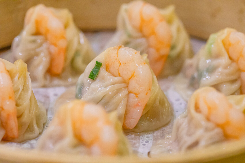 高雄市苓雅區高雄美食 – 古猗園灌湯包 x 現包現蒸滋味好 / 皮薄餡多汁鮮美