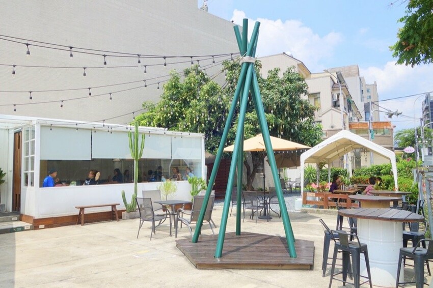 食久。茶事|台中大里美食-超美玻璃貨櫃屋咖啡廳、美味下午茶|台中餐廳推薦