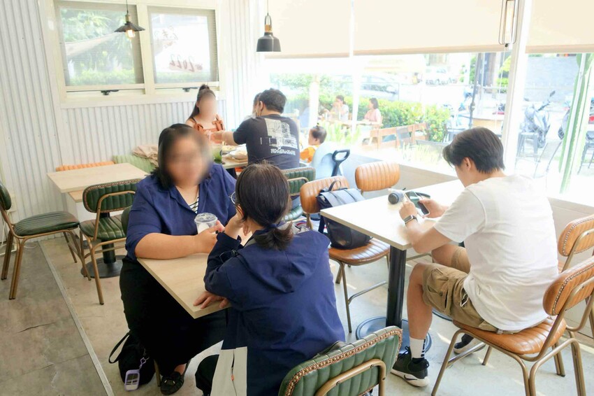 食久。茶事|台中大里美食-超美玻璃貨櫃屋咖啡廳、美味下午茶|台中餐廳推薦