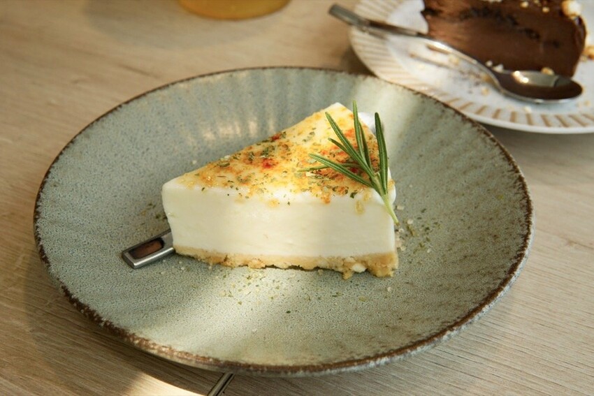 食久。茶事|台中大里美食-超美玻璃貨櫃屋咖啡廳、美味下午茶|台中餐廳推薦