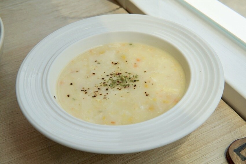 食久。茶事|台中大里美食-超美玻璃貨櫃屋咖啡廳、美味下午茶|台中餐廳推薦