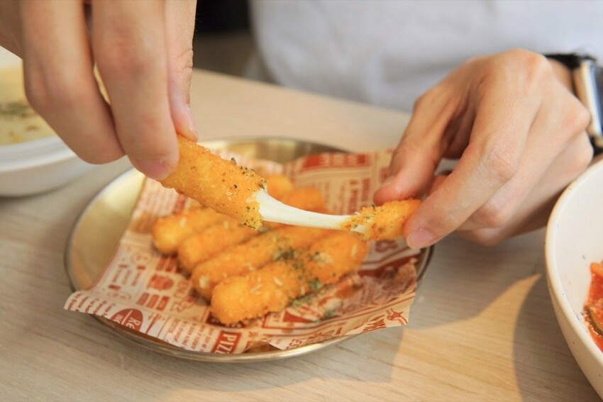 食久。茶事|台中大里美食-超美玻璃貨櫃屋咖啡廳、美味下午茶|台中餐廳推薦