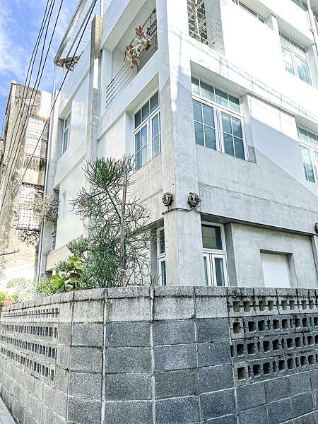 (台南旅遊)納春公寓民宿 台南中西區民宿/包棟/親子/情侶/旅遊推薦 隱身在蝸牛巷中 文青質感系民宿