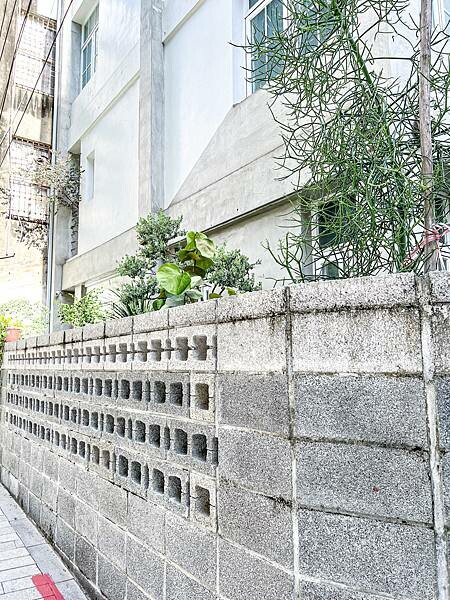 (台南旅遊)納春公寓民宿 台南中西區民宿/包棟/親子/情侶/旅遊推薦 隱身在蝸牛巷中 文青質感系民宿