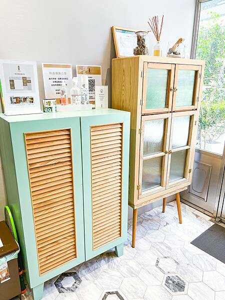 (台南旅遊)納春公寓民宿 台南中西區民宿/包棟/親子/情侶/旅遊推薦 隱身在蝸牛巷中 文青質感系民宿