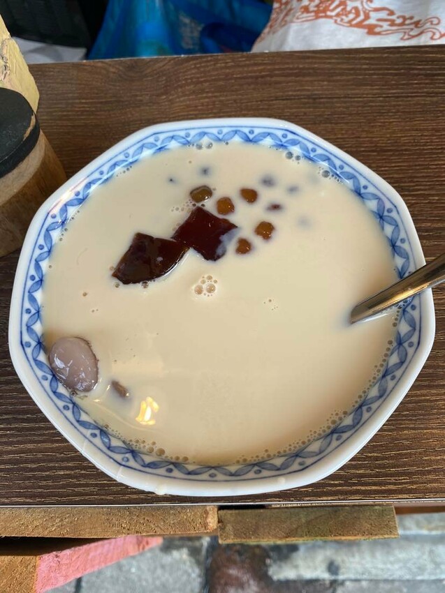 台北文山區美食/有「溫度」的木箱豆花小攤車 景文高中旁的人氣排隊美食