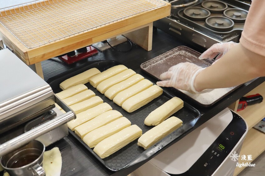 [南港展覽館站美食 ] 淺藍 × MY幾圈～甜甜圈專賣店，香烤不油膩