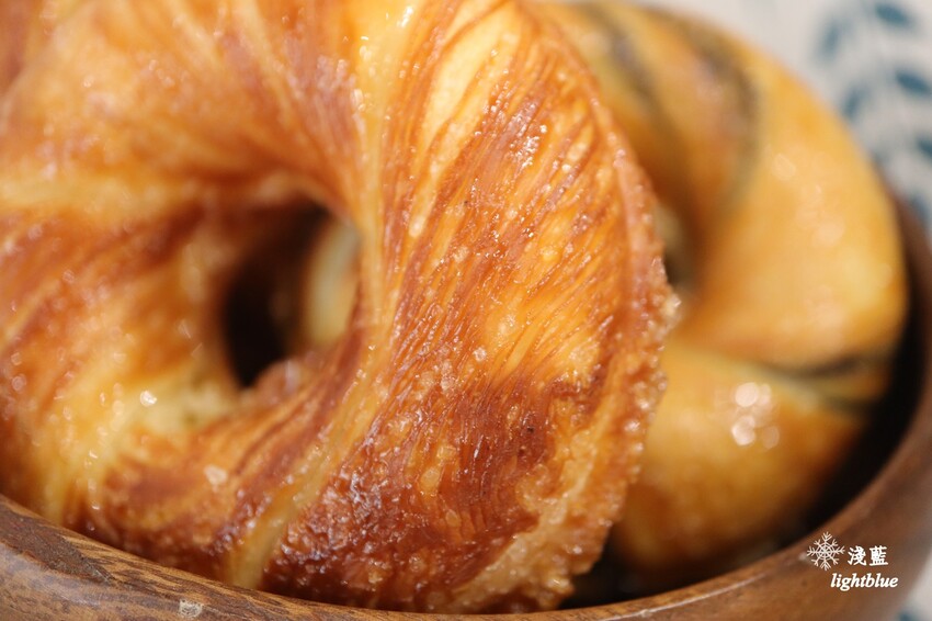 [南港展覽館站美食 ] 淺藍 × MY幾圈～甜甜圈專賣店，香烤不油膩