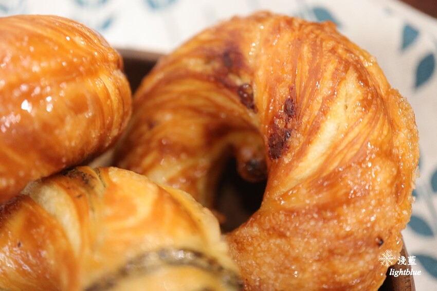 [南港展覽館站美食 ] 淺藍 × MY幾圈～甜甜圈專賣店，香烤不油膩