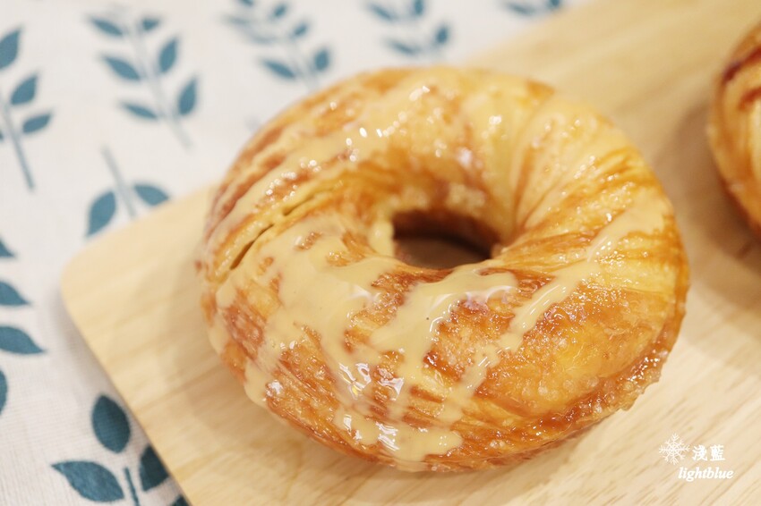 [南港展覽館站美食 ] 淺藍 × MY幾圈～甜甜圈專賣店，香烤不油膩