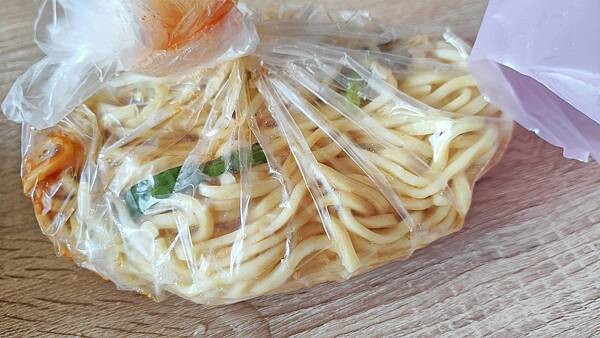 【台北美食】古早味麵店｜一個人吃不完的超大份量乾麵