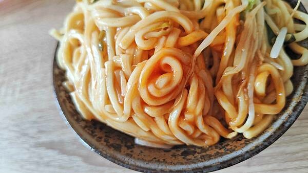 【台北美食】古早味麵店｜一個人吃不完的超大份量乾麵