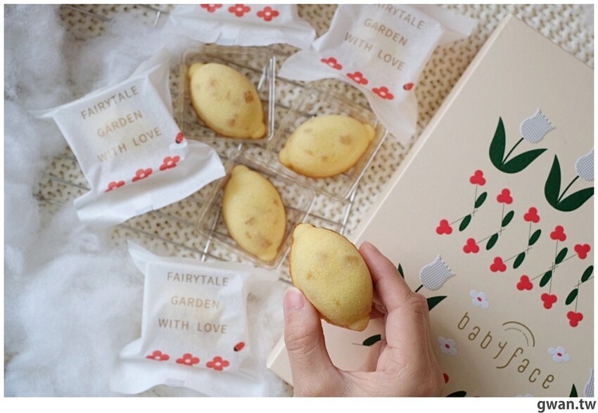 第一次吃到這麼多檸檬丁的小蛋糕，酸甜不膩好特別！限量禮盒建議先預訂