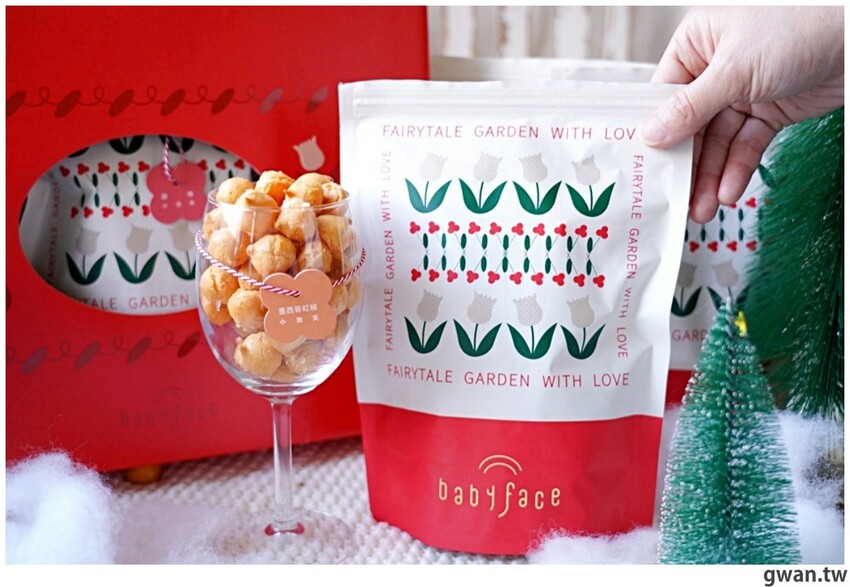 第一次吃到這麼多檸檬丁的小蛋糕，酸甜不膩好特別！限量禮盒建議先預訂