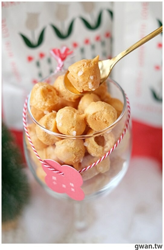 第一次吃到這麼多檸檬丁的小蛋糕，酸甜不膩好特別！限量禮盒建議先預訂