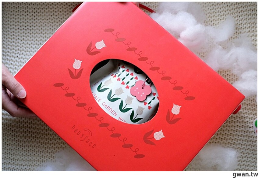 第一次吃到這麼多檸檬丁的小蛋糕，酸甜不膩好特別！限量禮盒建議先預訂