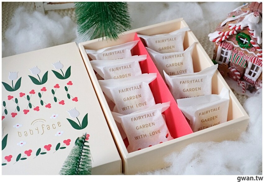 第一次吃到這麼多檸檬丁的小蛋糕，酸甜不膩好特別！限量禮盒建議先預訂