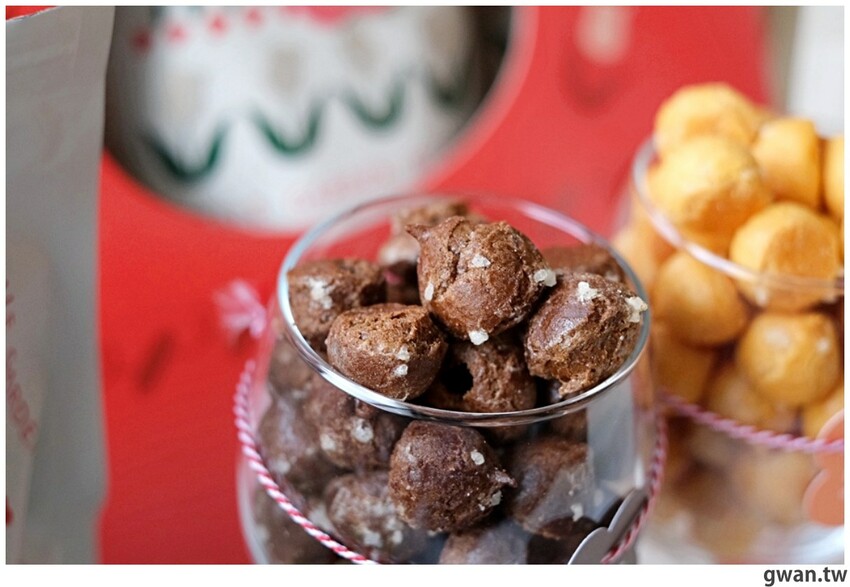 第一次吃到這麼多檸檬丁的小蛋糕，酸甜不膩好特別！限量禮盒建議先預訂