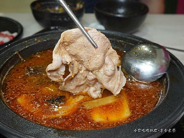 麻辣炙燒牛肉鍋-狂一鍋中壢中山東店 (2).jpg