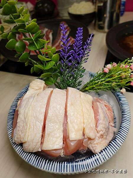 軟嫩雞腿肉-狂一鍋中壢中山東店 (1).jpg