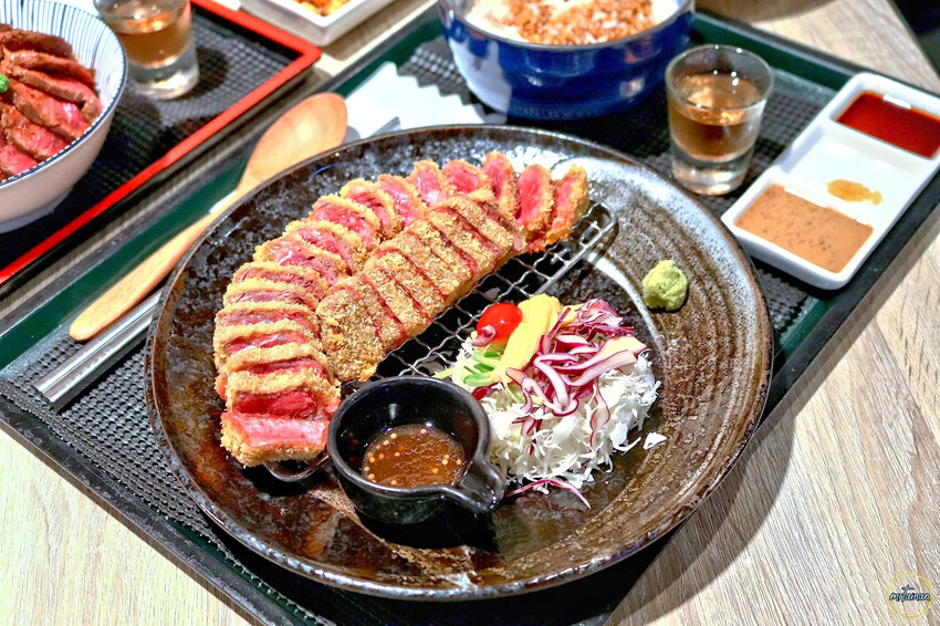 台南日式丼飯/招牌人氣必點炸牛排/內用湯品飲料白飯小菜無限量供應/價格實在CP值高/壽星優惠生日聚餐推薦/不用出國一秒到日本