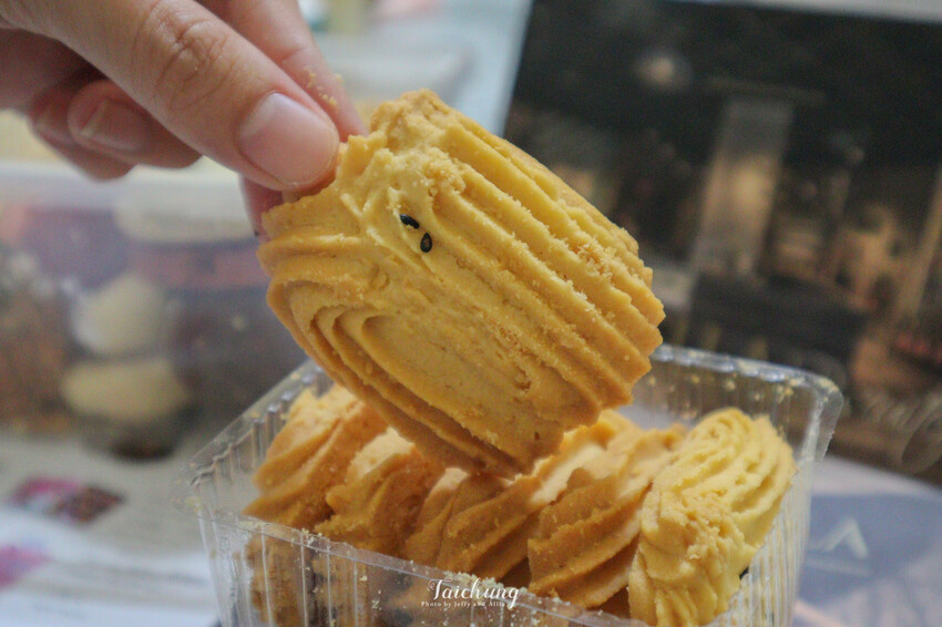 【台中美食】瑪莎拉手工餅舖，網紅必拍的絕美餅舖，人氣熱銷杏仁千層秒殺酥！