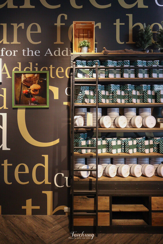 【台中美食】瑪莎拉手工餅舖，網紅必拍的絕美餅舖，人氣熱銷杏仁千層秒殺酥！