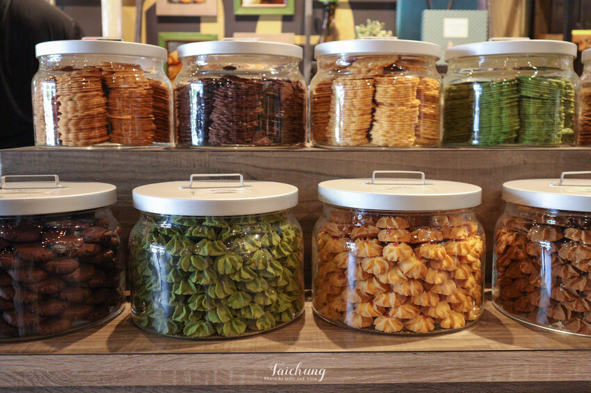 【台中美食】瑪莎拉手工餅舖，網紅必拍的絕美餅舖，人氣熱銷杏仁千層秒殺酥！