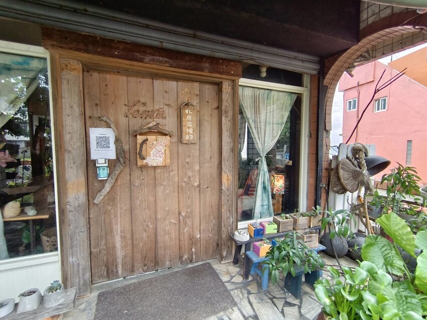 【台北.石門】北海岸海景餐廳推薦。靠北邊叢山曉。寵物友善咖啡廳推小卷米粉+控肉飯家庭料理