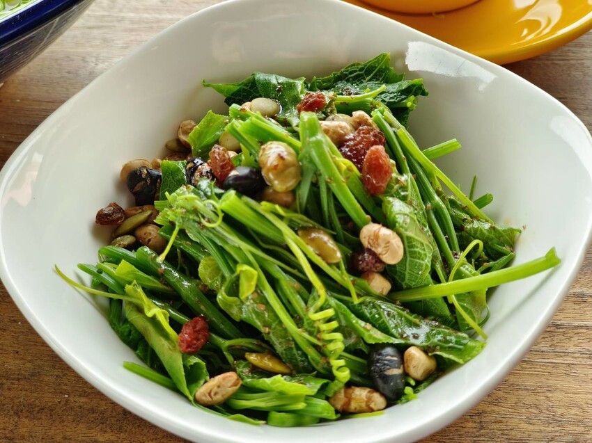 【台北.石門】北海岸海景餐廳推薦。靠北邊叢山曉。寵物友善咖啡廳推小卷米粉+控肉飯家庭料理