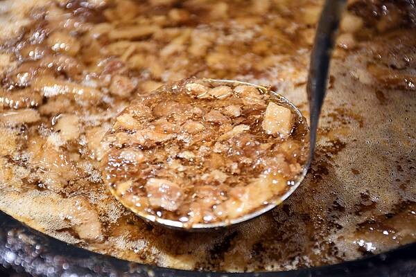 新光三越中最隱密的火鍋店～【這一小鍋－新光左營店】以傳統風味、創新享受！搭配超狂的自助吧，讓人吃到超