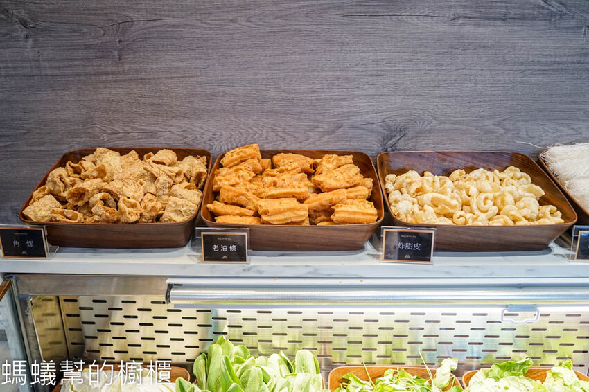 嗑肉石鍋軍福店 | 台中北屯火鍋，時髦英倫風，頂級全牛雙人餐。 - 螞蟻幫的櫥櫃