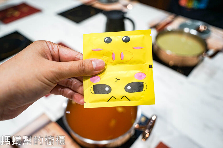 嗑肉石鍋軍福店 | 台中北屯火鍋，時髦英倫風，頂級全牛雙人餐。 - 螞蟻幫的櫥櫃