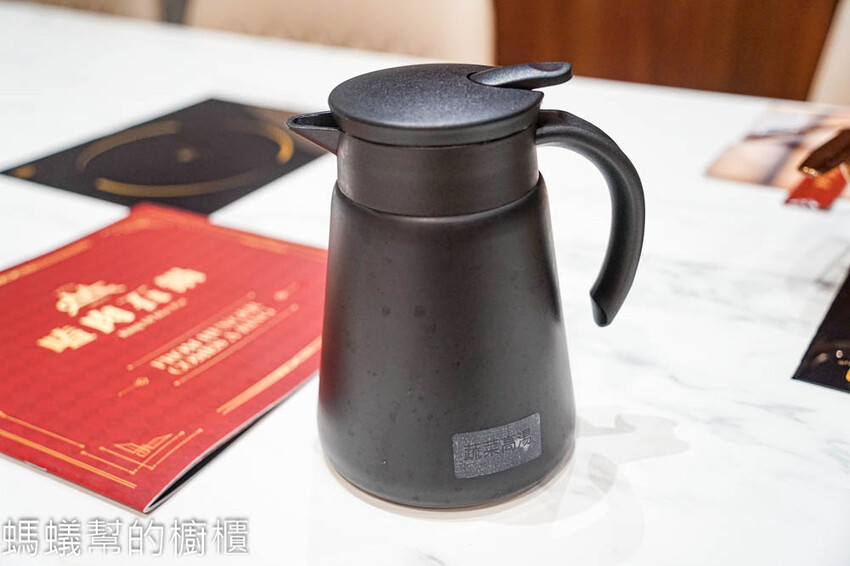 嗑肉石鍋軍福店 | 台中北屯火鍋，時髦英倫風，頂級全牛雙人餐。 - 螞蟻幫的櫥櫃