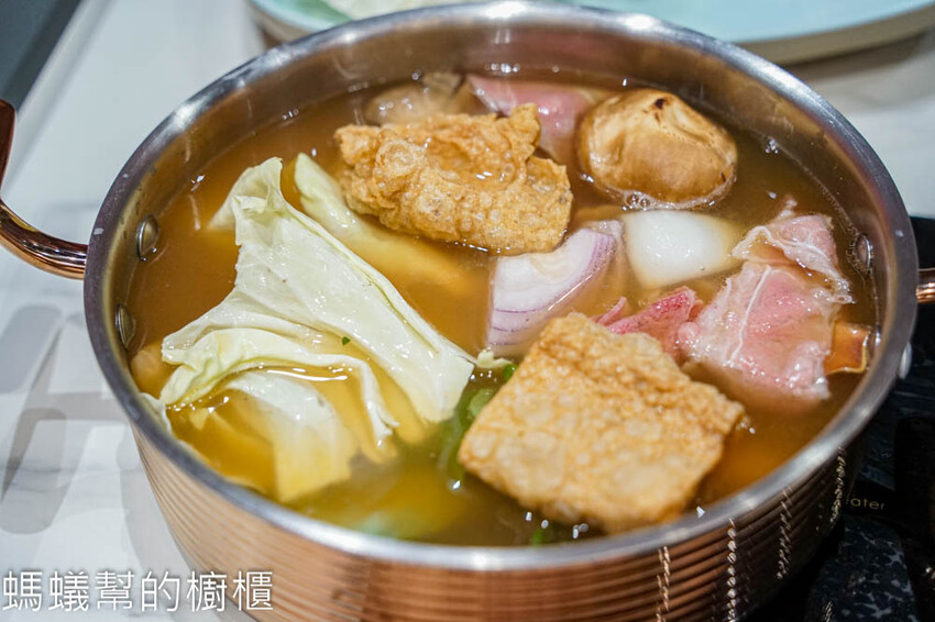 嗑肉石鍋軍福店 | 台中北屯火鍋，時髦英倫風，頂級全牛雙人餐。 - 螞蟻幫的櫥櫃