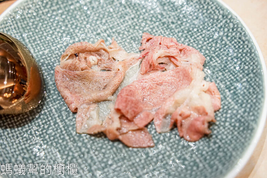 嗑肉石鍋軍福店 | 台中北屯火鍋，時髦英倫風，頂級全牛雙人餐。 - 螞蟻幫的櫥櫃