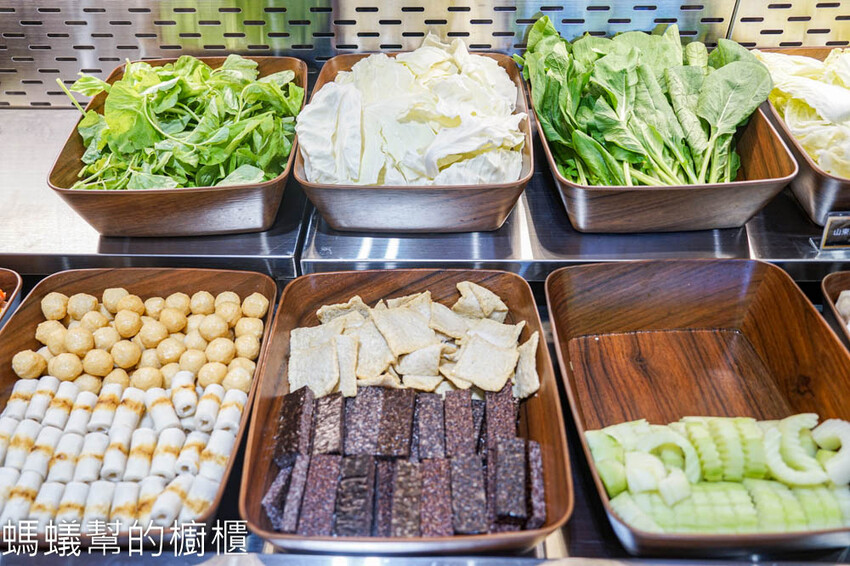 嗑肉石鍋軍福店 | 台中北屯火鍋，時髦英倫風，頂級全牛雙人餐。 - 螞蟻幫的櫥櫃