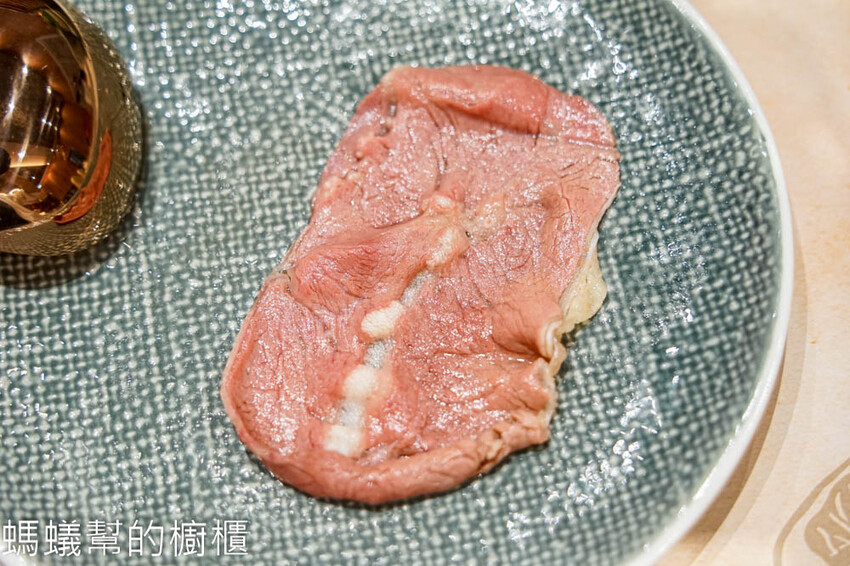 嗑肉石鍋軍福店 | 台中北屯火鍋，時髦英倫風，頂級全牛雙人餐。 - 螞蟻幫的櫥櫃