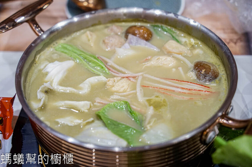 嗑肉石鍋軍福店 | 台中北屯火鍋，時髦英倫風，頂級全牛雙人餐。 - 螞蟻幫的櫥櫃