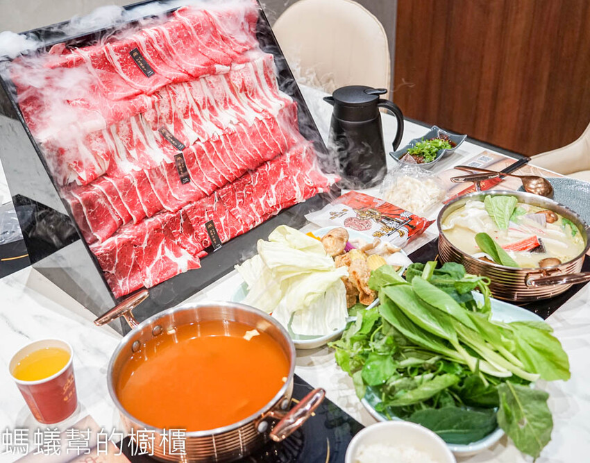 嗑肉石鍋軍福店 | 台中北屯火鍋，時髦英倫風，頂級全牛雙人餐。 - 螞蟻幫的櫥櫃